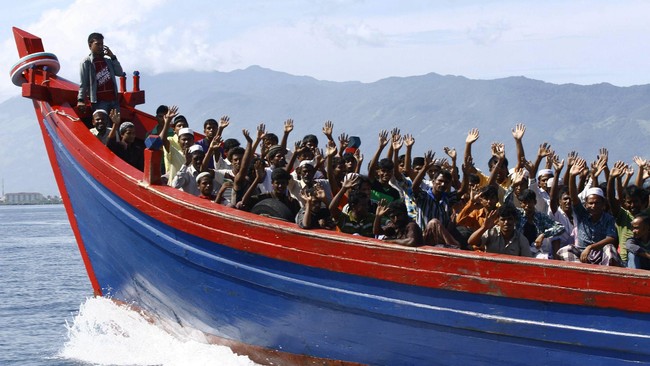 ASEAN dinilai tidak memiliki instrumen untuk mengatasi eksodus imigran yang utamanya datang dari salah satu negara anggota ASEAN, Myanmar.