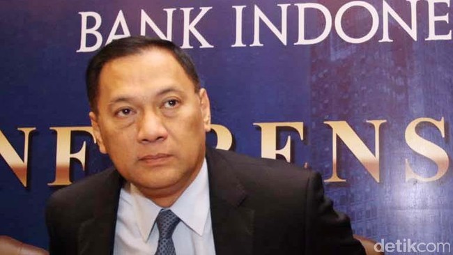 Nilai tukar rupiah terus bergejolak di saat gejolak politik dalam negeri kian memanas