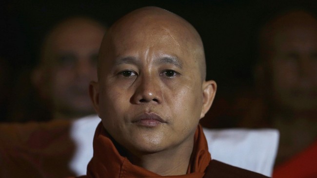 Ashin Wirathu menyebut seorang utusan PBB yang berkunjung ke Myanmar Jumat pekan lalu sebagai pelacur di depan publik.