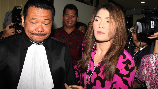 Terdakwa kasus suap&nbsp;Artha Meris Simbolon tak mengaku telah melakukan suap kepada bekas Kepala SKK Migas, Rudi Rubiandiri.