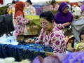 Pengakuan UNESCO untuk Batik Bagai Pisau Bermata Dua