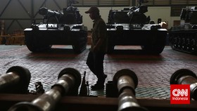 Kronologi Tank Tabrak Gerobak Gorengan dan Empat Motor