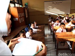 Kelas Kecil Lebih Baik untuk Nilai dan Ketangguhan Siswa? Begini Hasil Riset Pakar