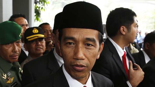 Wakil Koordinator Media Center Kampanye Jokowi, Aria Bima, minta pemegang akun 'Joko Widodo' untuk menutup akun itu. Tapi dia tidak mau karena merasa memiliki.