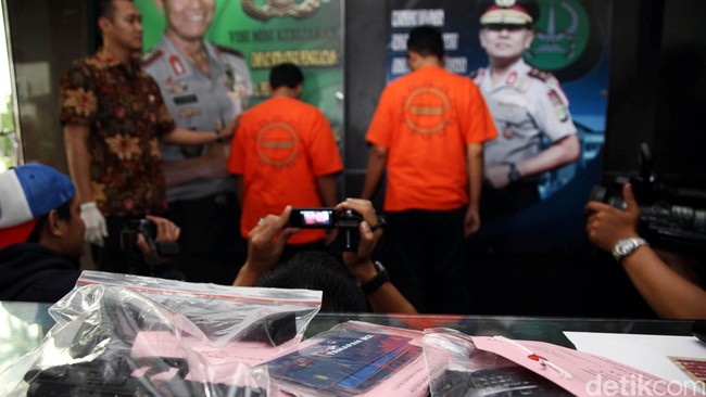 Bulan September lalu, Polda Jawa Barat menangkap 3 penyidik KPK gadungan. Kriminolog menegaskan masyarakat butuh informasi standar penyidikan.