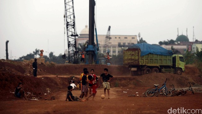 Dibutuhkan investasi sedikitnya Rp 900 triliun per tahun untuk membangun infrastruktur di Indonesia
