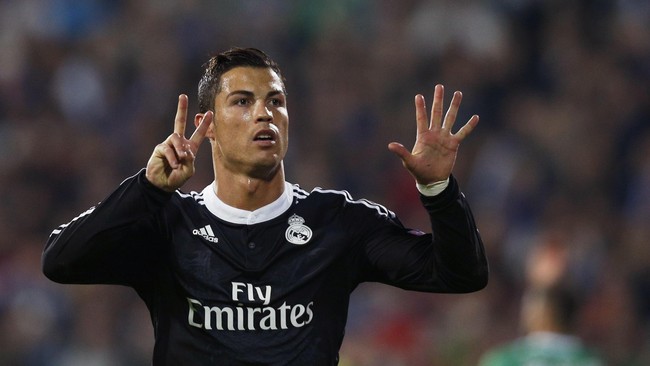 Cristiano Ronaldo menyamai rekor Lionel Messi lewat penalti keduanya di markas Ludogorets. CR7 juga mendekati rekor legenda Madrid, Raul Gonzalez.