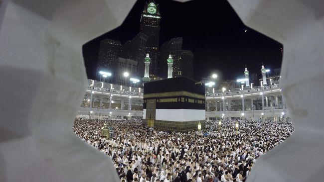 Ibadah haji seharusnya dilakukan dengan khusyuk dan tenang. Namun sayangnya, seringkali kekhusyukan ini terganggu dengan adanya masalah kesehatan.