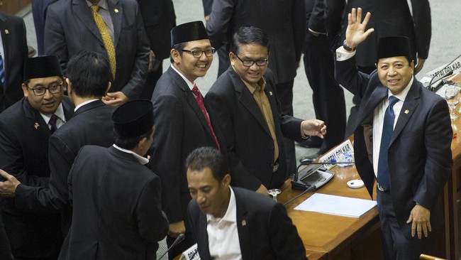 Tak ada yang tersisa untuk kubu PDIP dan PPP yang tak menghadiri rapat penetapan pimpinan komisi. Koalisi Prabowo tak berbelas kasih. Mereka penguasa parlemen.