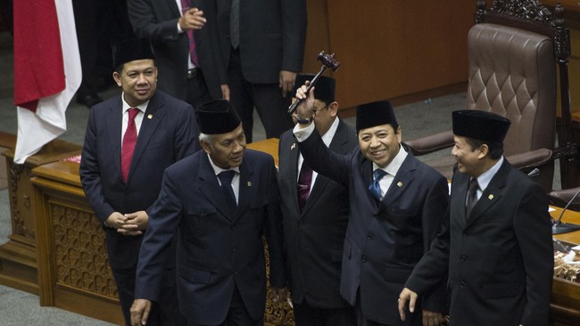 Fahri mengatakan, ada sejumlah agenda internasional DPR di mana Setya Novanto harus hadir. Ia meminta pencekalan tersebut dicabut.