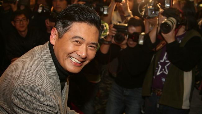 Di tengah gelombang protes di Hong Kong, selebriti asal negara itu angkat bicara. Chow Yun-fat sesalkan gas air mata, Andy Lau imbau demonstran.