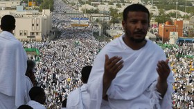 Upaya Cegah Dehidrasi Akut Saat Menjalankan Ibadah Haji