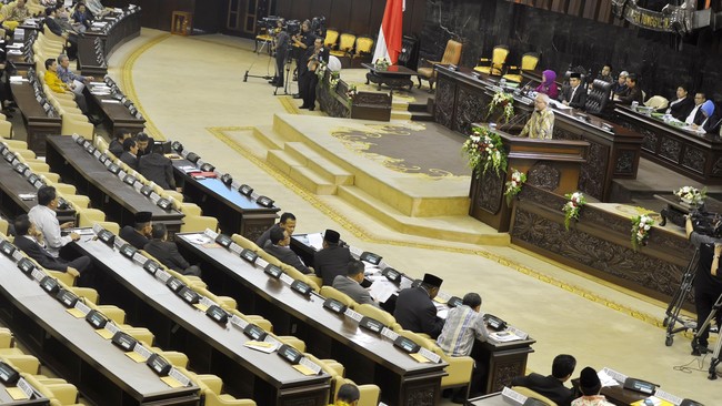 Peneliti Kode Inisiatif Adelline Syahda mencatat ada penambahan jumlah pasal yang diduga inkonstitusional dalam RUU Penyelenggaraan Pemilu.