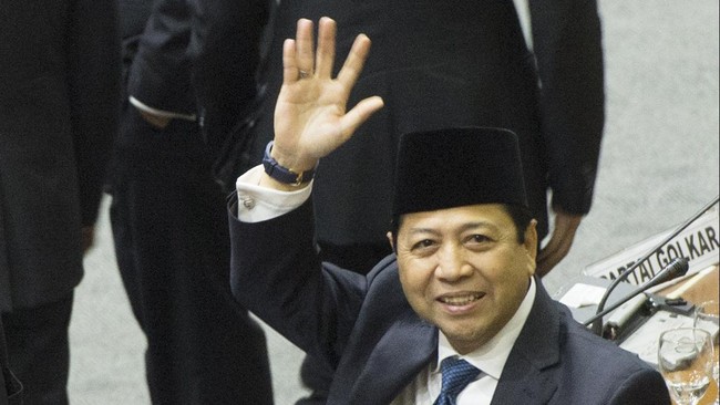 Mudah-mudahan ini hanya terjadi kepada saya, tidak pada anggota lain, kata Setya. Meski tak lagi Ketua DPR, Setya punya jabatan baru: Ketua Fraksi Golkar.