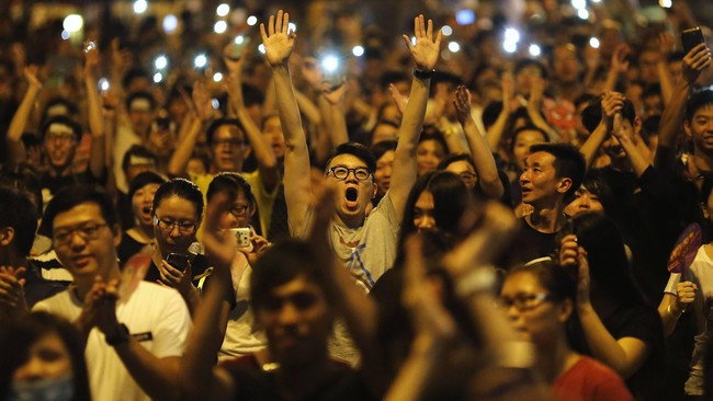 Demonstrasi di Hong Kong membuat banyak daerah yang kecewa dengan Tiongkok angkat bicara. Setelah Tibet dan Taiwan, kini giliran Uighur.
