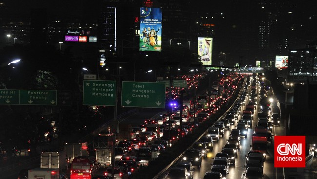 Dinas Perhubungan DKI Jakarta bekerjasama dengan aplikasi navigasi berbasis komunitas Waze untuk memantau kemacetan dan aktivitas jalan raya lainnya.
