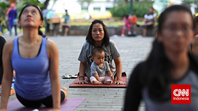 Variasi yoga muncul dengan bermacam gerakan menantang, bahkan tergolong ekstrem. Yoga yang awalnya sehat bisa sangat berisiko bila sembarang melakukannya.