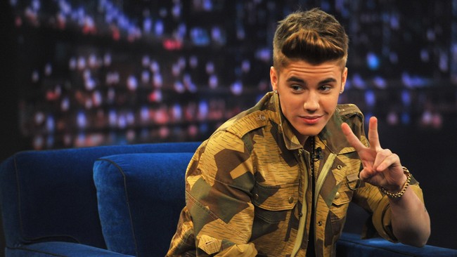 Twitter sedang dalam pembicaraan untuk mengakuisisi Shots, sebuah perusahaan pengembang aplikasi berbagi foto yang didanai oleh penyanyi Justin Bieber.