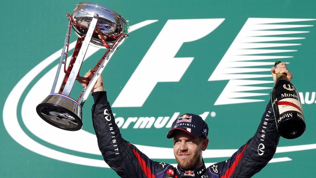 Sebastian Vettel dianggap telah melanggar kontrak dengan pihak Red Bull Racing setelah muncul di garasi Ferrari pada tes di Abu Dhabi, Senin (24/11).