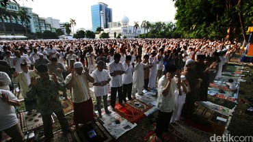 img-title Tata Cara Salat Idul Adha 2024 yang Benar dalam Islam