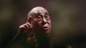 Dalai Lama Desak Aung San Suu Kyi Angkat Bicara soal Rohingya
