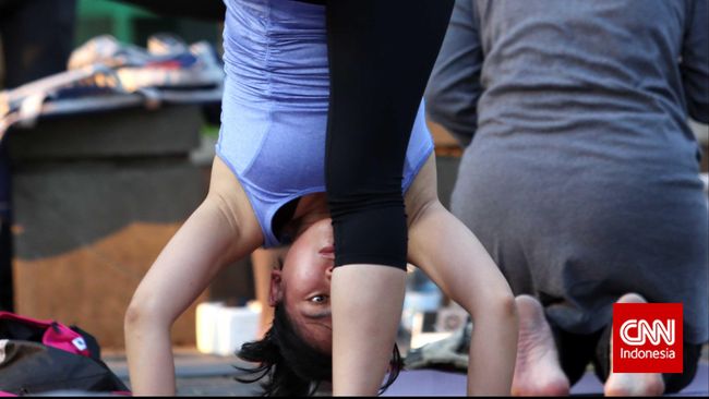 Gerakan sebaiknya tidak tiba-tiba dan tidak ekstrem. Biasanya, gerakan yoga ringanlah yang paling sesuai untuk beberapa kondisi kesehatan.
