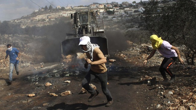 Meski ditentang internasional, pencaplokan wilayah di Palestina oleh Israel tetap dilakukan, diam-diam mereka membeli dua gedung apartemen dari warga Arab.