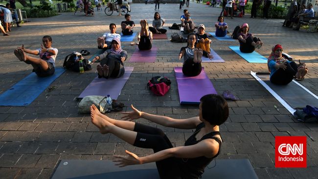 Bagi para figur publik ini mencintai yoga pada akhirnya bukan sekadar mengejar bentuk tubuh ideal.Tapi sekaligus demi mengejar kebugaran dan kesehatan
