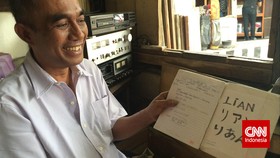 Berburu 'Si Hitam' Langka di Jalan Surabaya