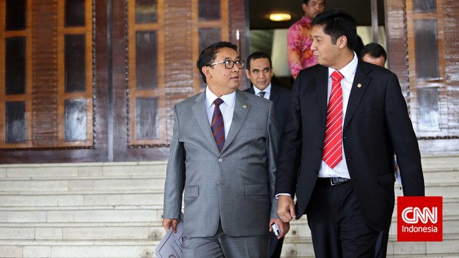 Wakil Ketua DPR Fadli Zon menyebut jika ada potensi korupsi harus dilaporkan ke aparat penegak hukum.