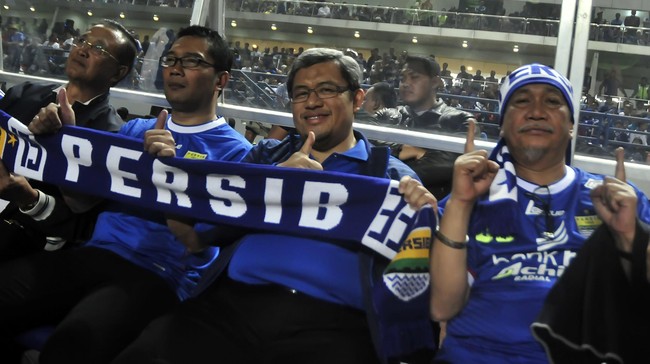 Ahmad Heryawan menyatakan dugaan tindak korupsi pembangunan Stadion Gelora Bandung Lautan Api sepenuhnya tanggung jawab Pemerintah Kota Bandung.