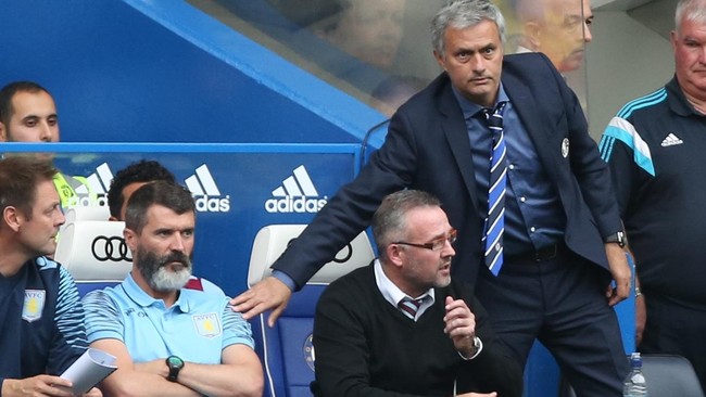 Roy Keane menilai beberapa pemain Arsenal doyan selfie sambil memamerkan gaya rambut atau otot perut yang six-packs.