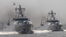 KRI Bung Tomo Tangkap Kapal Ikan Vietnam Pencuri 1 Ton Ikan