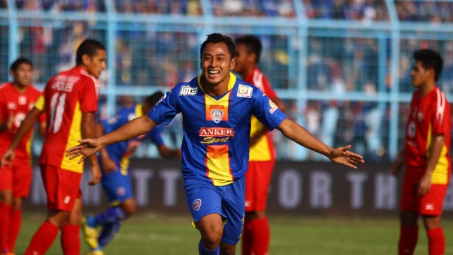 Menurut PT Liga Indonesia, semifinal Liga Super Indonesia akan tetap digelar di Gelora Bung Karno. Persib dan Arema akan bertemu pada semifinal pertama.