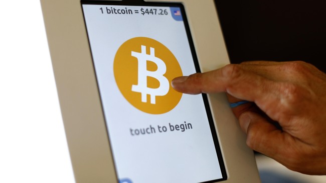 Charlie Shrem, seorang pendukung dan pengguna setia Bitcoin, dihukum 2 tahun penjara karena secara tak langsung membantu pembelian obat terlarang di Silk Road.