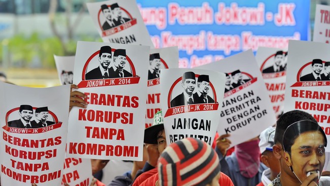Ketua KPK Abraham Samad menyebut latar belakang karier seseorang bukan jaminan bahwa yang bersangkutan memiliki integritas.