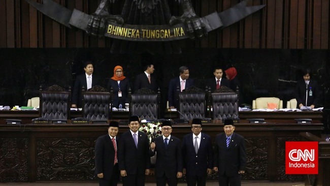 Dominasi kekuatan di DPR/MPR RI menjadi modal amunisi untuk mengimbangi pemerintahan baru 2014-2019.