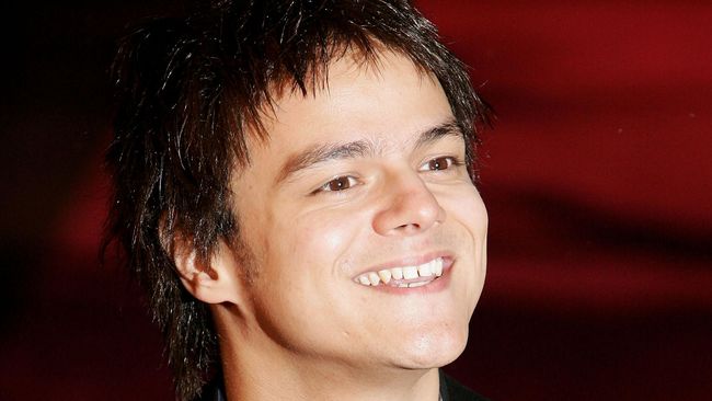 Momen cuap-cuap sebagai penyiar BBC Radio 2 dirayakan oleh musisi jenius asal Inggris Jamie Cullum dalam album teranyarnya, Interlude.