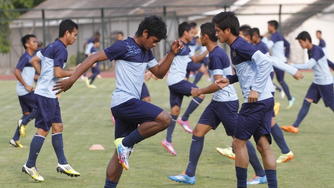 Indra Sjafri sempat dianggap arogan ketika Timnas Indonesia U-19 menjalani Kualifikasi Piala Asia. Kemenangan atas Korsel membuat Indra membungkam kritikan.