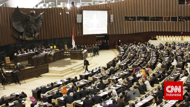 "Kami inginnya meningkat dibandingkan sekarang, bisa 10-20 kali lipat," kata Ketua Komisi II DPR Rambe Kamarulzaman di Gedung DPR, Jakarta, Senin (3/10).