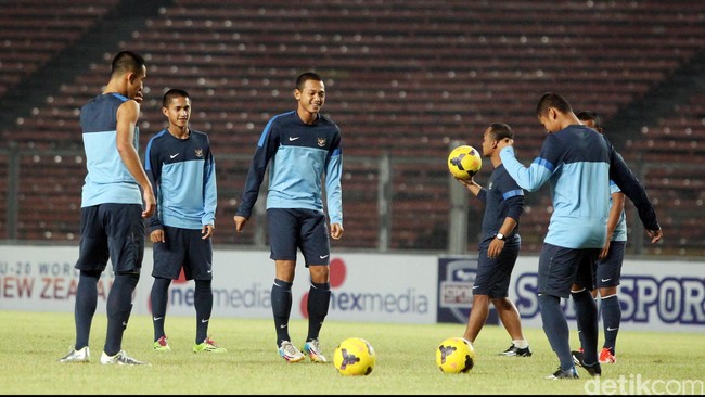 Timnas U-19 berada di grup berat bersama Australia, Uzbekistan, dan Uni Emirates. Berikut ini adalah ulasan peta kekuatan ketiga lawan Garuda Jaya di fase grup.