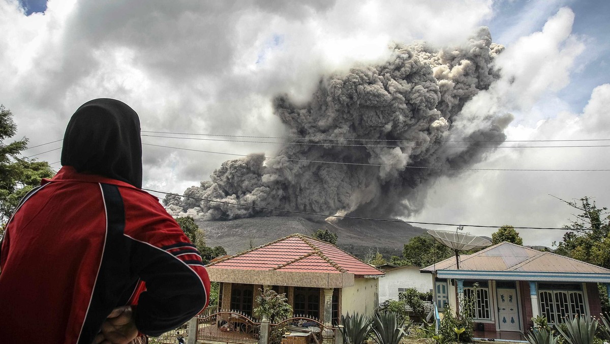 Asap Sinabung Kembali Membumbung