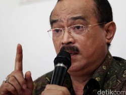Erros Djarot Terpapar Corona, Sebut Tertular dari Uang Kertas