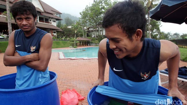 Usai Evan Dimas dan Maldini Pali, Riedl memanggil empat pemain Timnas U-19 lainnya. Keenam pemain Garuda Jaya akan menjalani TC tahap kedua, 23-30 Oktober.