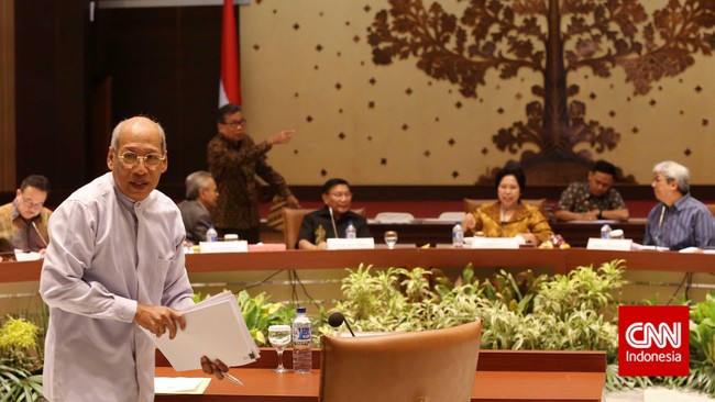 Politikus PDIP I Wayan Sudirta mengaku tak percaya ada isu SARA di suksesi Idham Azis dari kursi Kapolri.