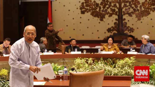 Politikus PDIP Sebut Isu SARA Bukan Penentu Calon Kapolri Politikus PDIP I Wayan Sudirta mengaku tak percaya ada isu SARA di suksesi Idham Azis dari kursi Kapolri.