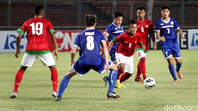 Paulo Sitanggang sempat mencetak gol spektakuler. Tapi, satu gol Paulo tidak cukup bagi Timnas U-19 terhindar dari kekalahan di laga perdana.