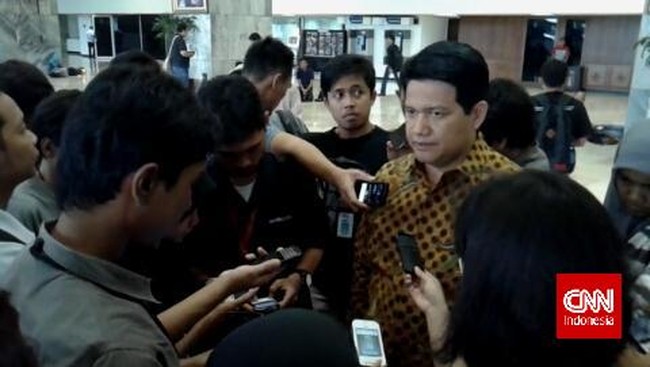 Meski pilkada serentak direncanakan digelar 2015, ada opsi lain untuk memundurkannya ke 2016 atas pertimbangan tertentu. KPU dan Kemendagri tengah membahasnya.