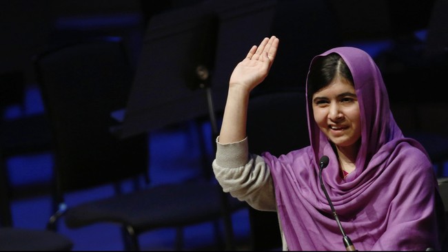 Bersama dengan Kailash Satyarthi, Yousafzai, mendapatkan Nobel karena memperjuangkan pendidikan anak dan menghentikan praktik pekerja anak.
