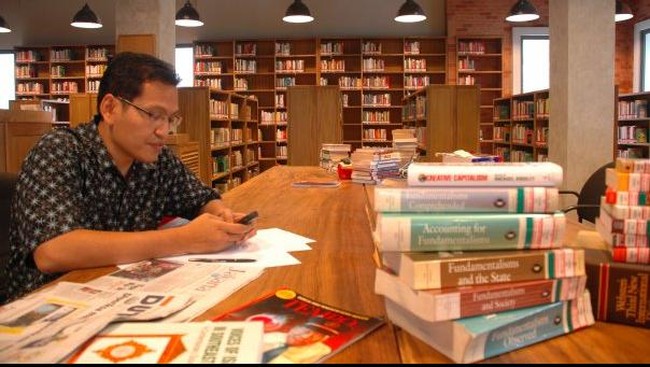 Ulil menilai pernyataan polisi mengenai makar juga agak ceroboh karena tidak ada indikasi yang mengarah ke sana.